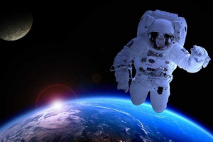 Cosmos conquerors са хора, които овладяват космоса Cosmos conquerors са хора, които овладяват космоса